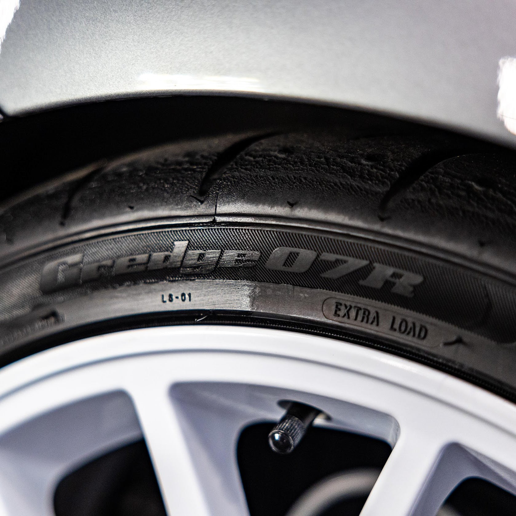 Auto Finesse Lastik Parlatıcı Jel - Satin 500ml - Görsel 5